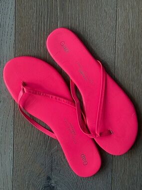 GAP Vintage Leather Neon Pink Slim-Strap Rubber Sole Flip Flop Sandals- Size-9